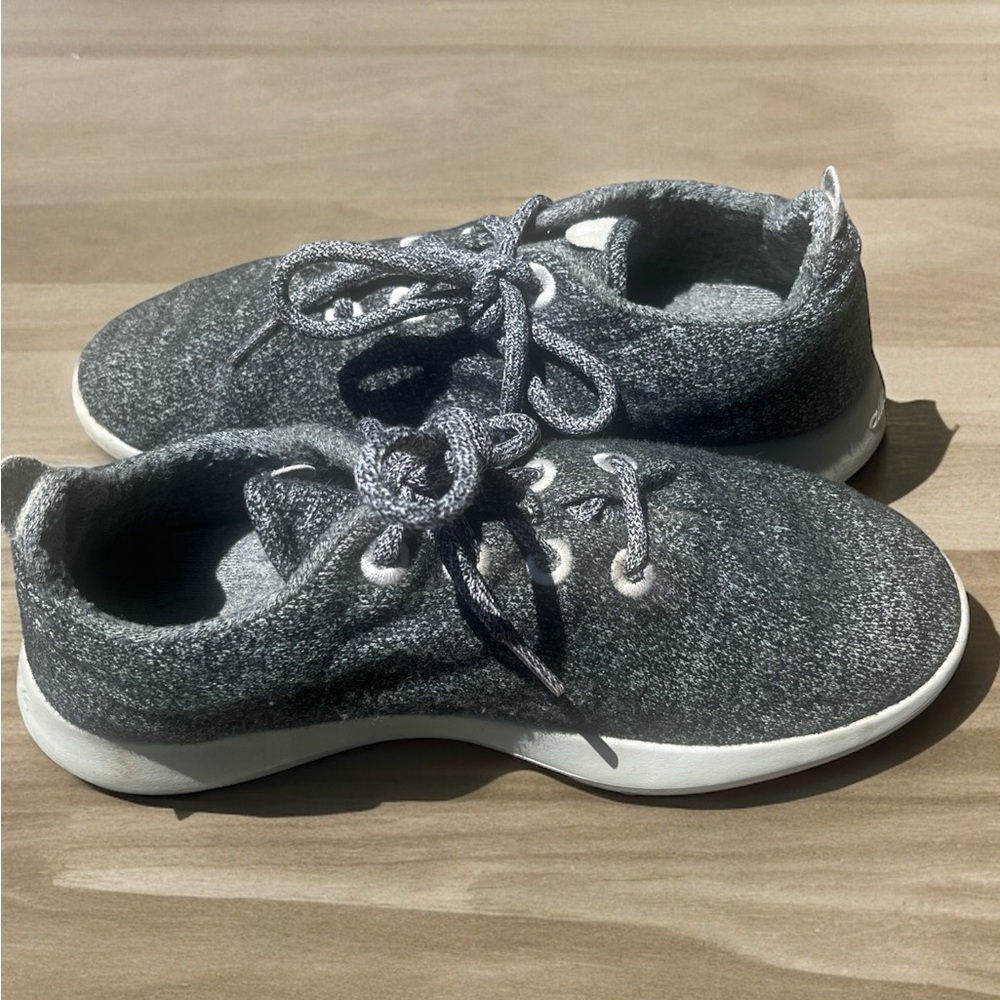 Allbirds Women’s Wool runner shoes white sole speckled gray size 10